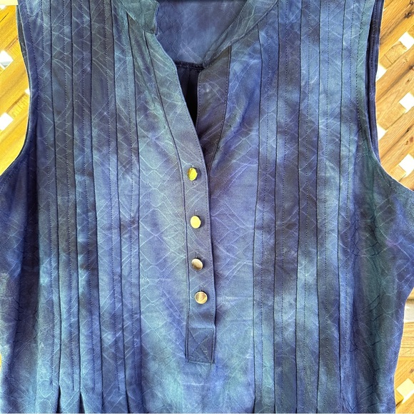 Navy Blue Sleeveless top by Rick’s, size Medium - Picture 10 of 13